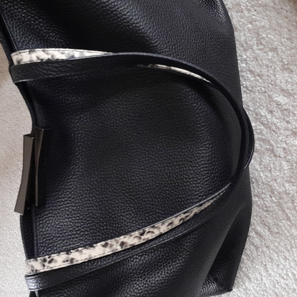 Tote - Picture 5 of 9